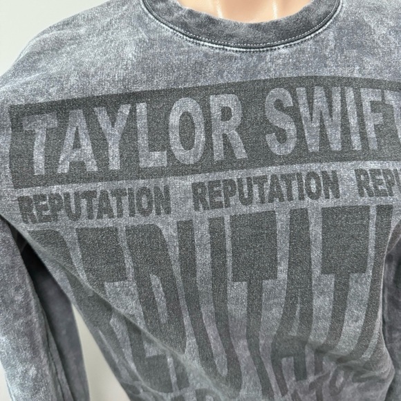 Taylor Swift Reputation Stadium Tour Crewneck Sweatshirt Concert Merch Small - Picture 6 of 6